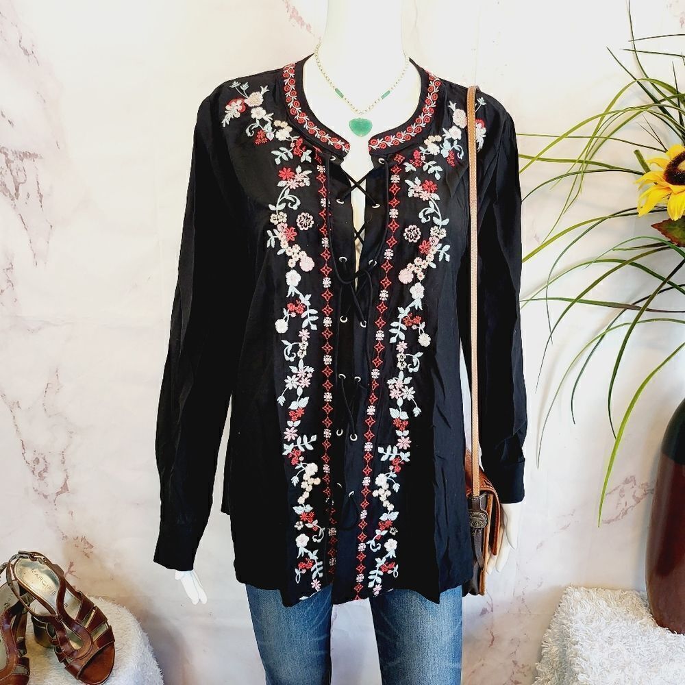 Andree by Unit embroidered floral lace up top - Picture 2 of 8